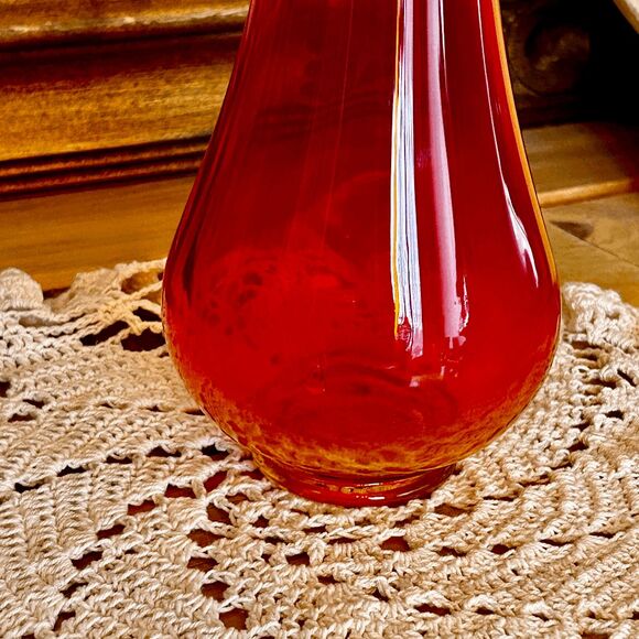 L.E. Smith Glass Smoothie Bud Vase - Amberina Pedestal Vase - Mid-Century Modern - Picture 3 of 6